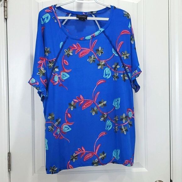 LIV Los Angeles Women’s Floral Embroidered, Butterfly sleeve Blouse,  Size 1 X - Picture 1 of 6